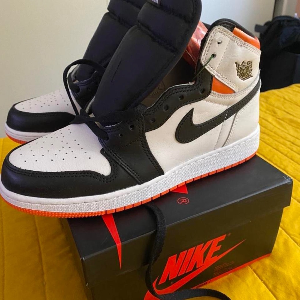 Air Jordan 1 Retro Mids